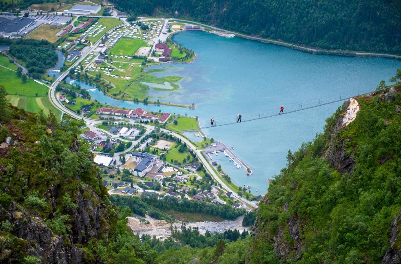 Hotel Loenfjord Лоен Екстериор снимка