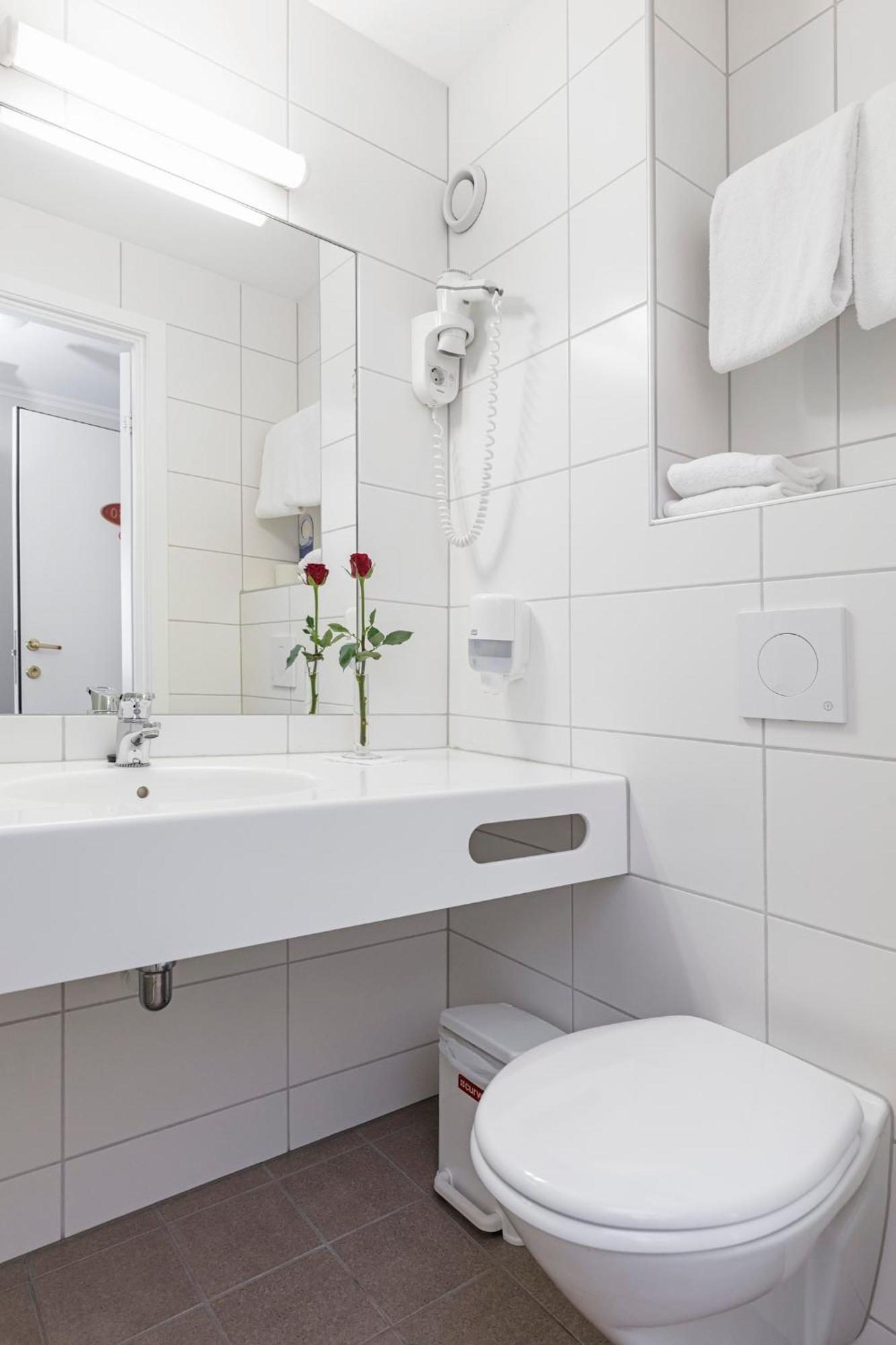 Hotel Loenfjord Лоен Стая снимка