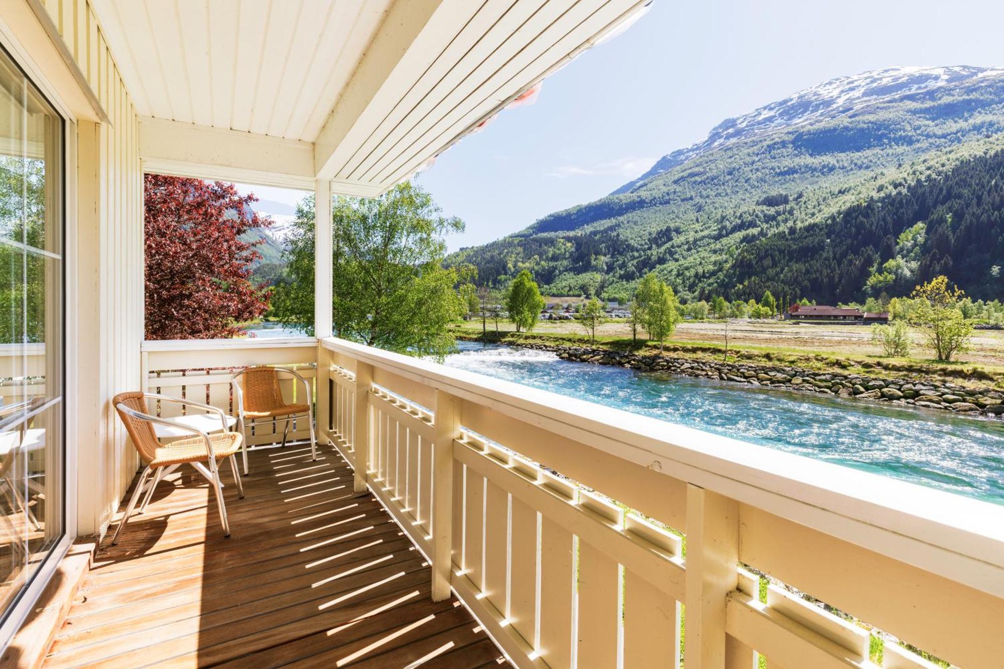 Hotel Loenfjord Лоен Екстериор снимка