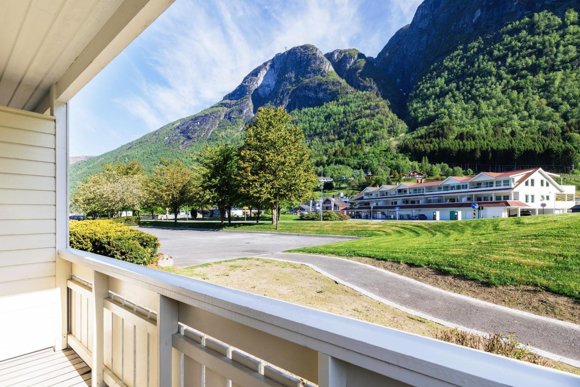 Hotel Loenfjord Лоен Екстериор снимка