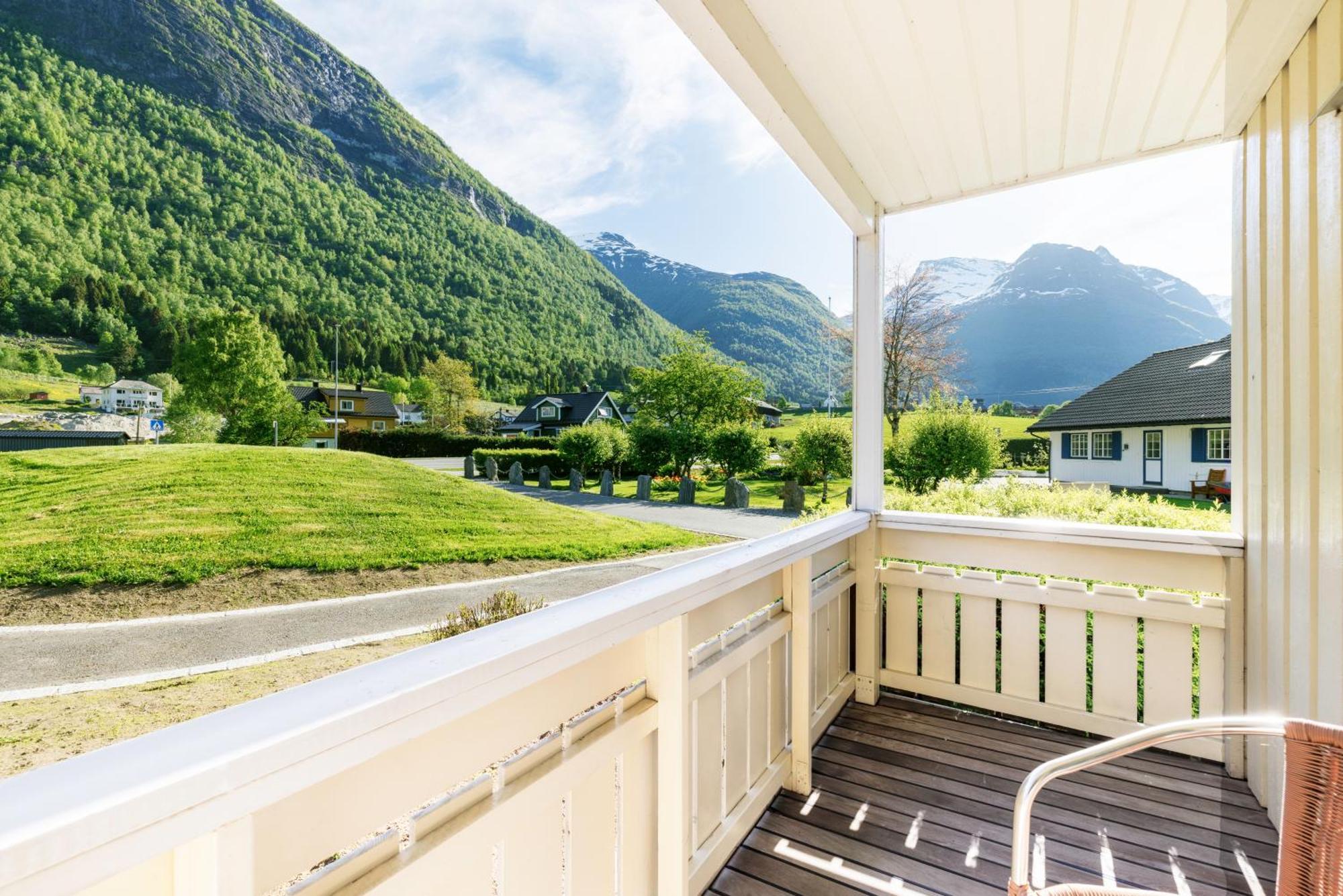 Hotel Loenfjord Лоен Екстериор снимка