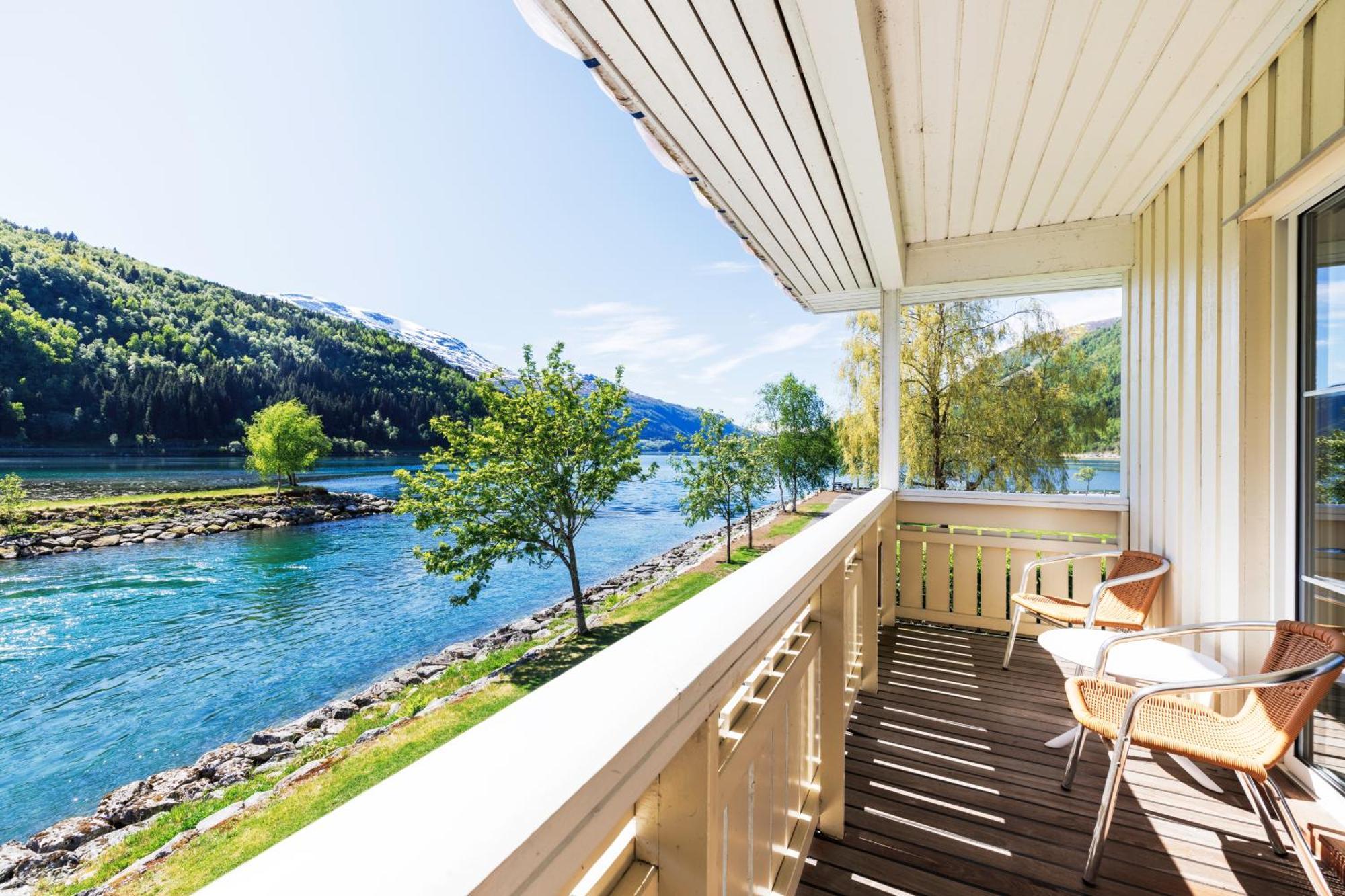 Hotel Loenfjord Лоен Екстериор снимка