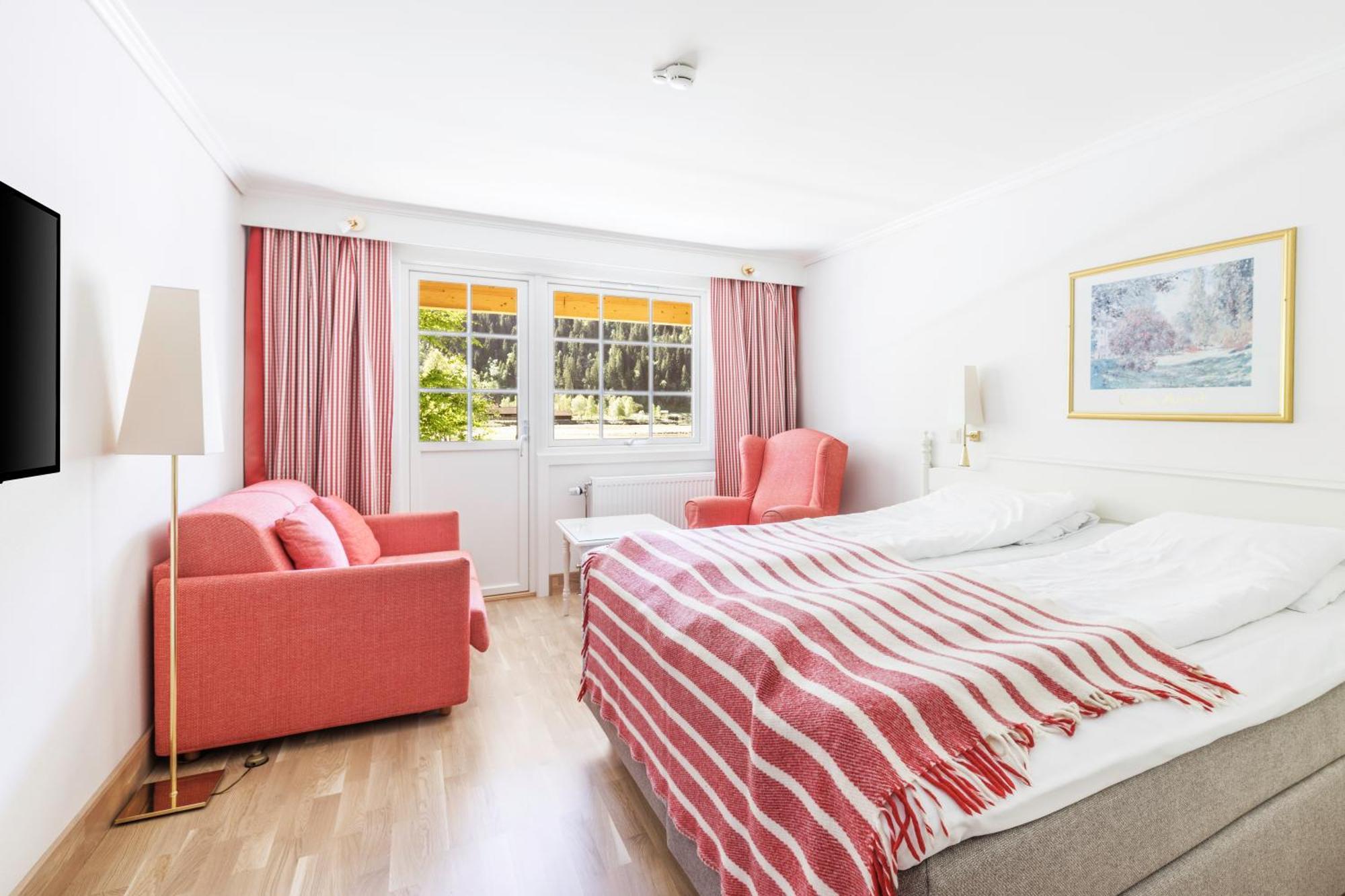 Hotel Loenfjord Лоен Екстериор снимка